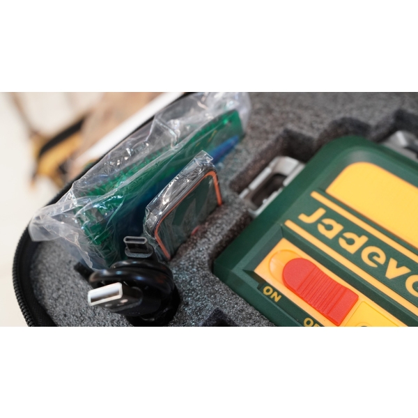 Nivel Laser 12 Líneas 3d Verde Con Batería 12v Jadever 30m - Imagen 8