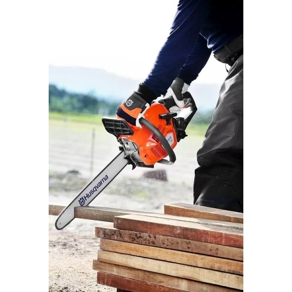 Motosierra A Nafta Husqvarna 135 Torq-x 41cc Con Espada 40cm - Imagen 2