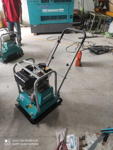 Plancha Vibradora Compactadora Total 90kg Motor Honda 5.5hp - Imagen 3